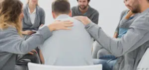 الخضوع إلي جلسات علاج نفسي جماعي: